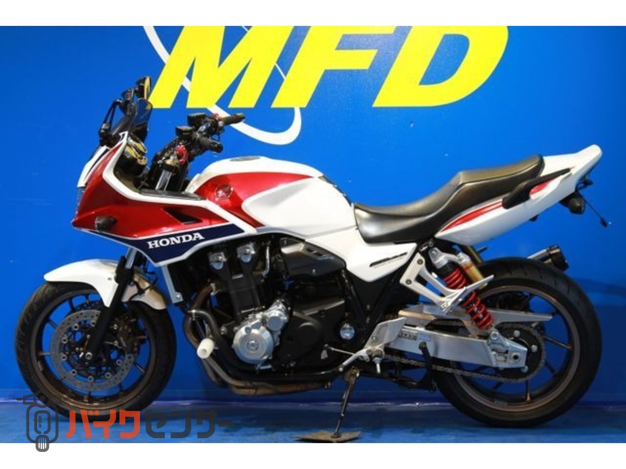 ホンダ CB1300 SUPER ボルドール[B0709209225] ハーフカウルをまとう