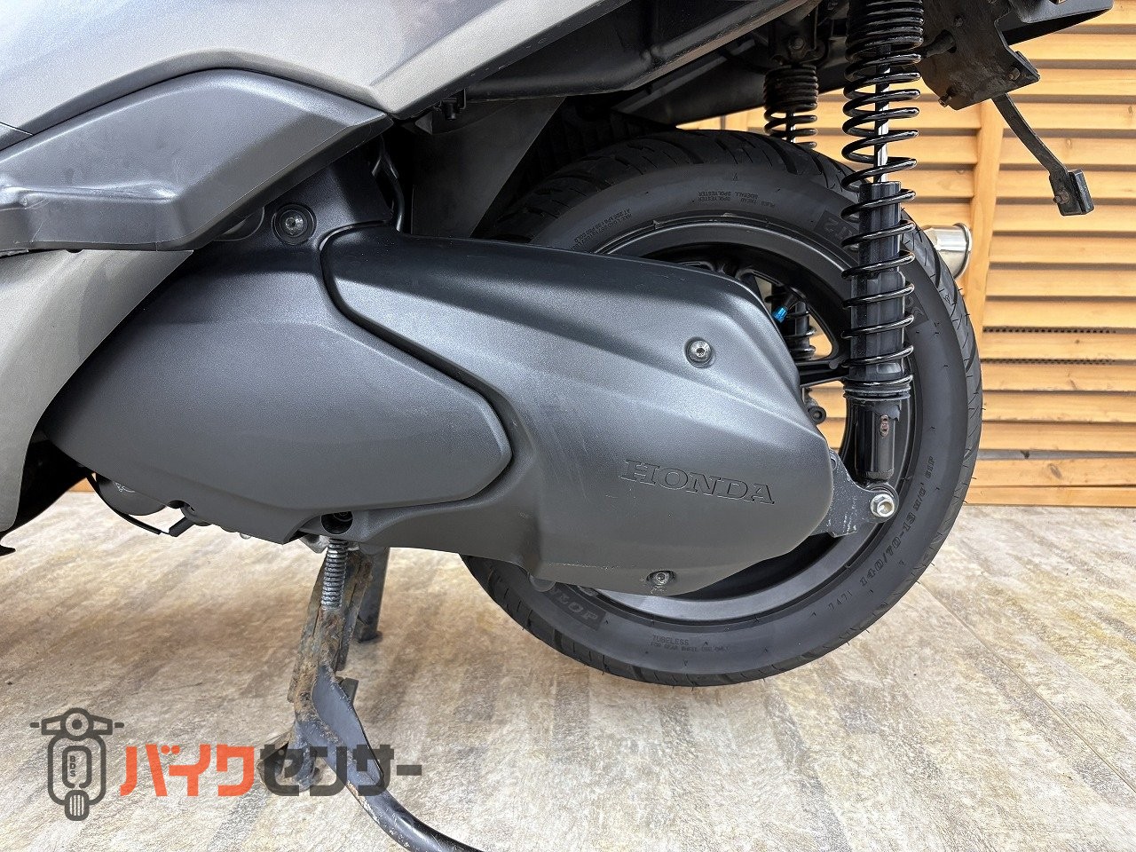 ホンダ フォルツァZ MF10型 モリワキ製マフラー バックレスト