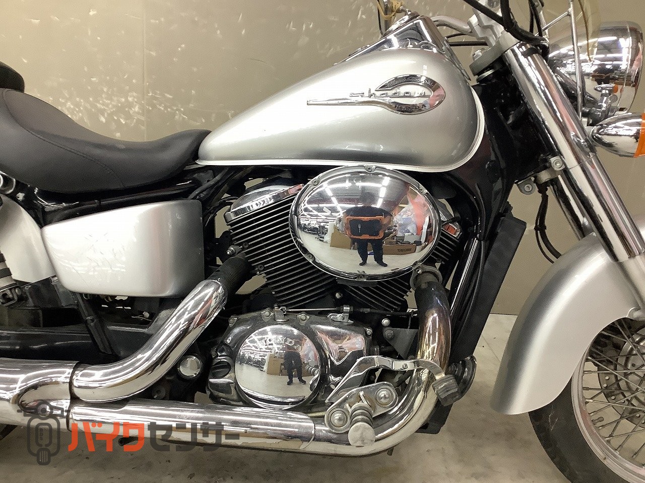 ホンダ シャドウ750 スクリーン、サドルバッグ、バックレスト装備