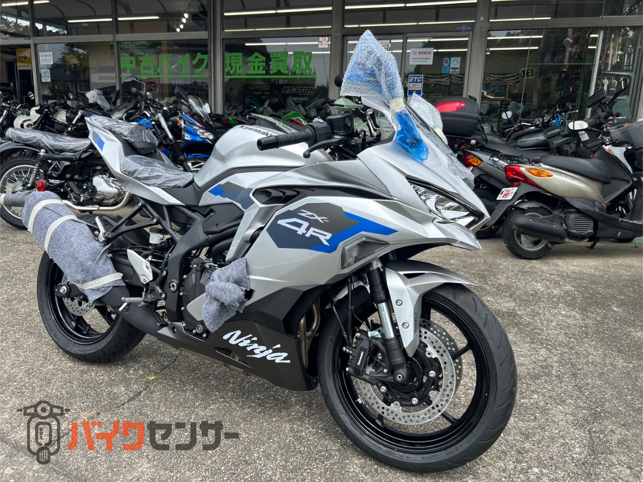 カワサキ Ninja ZX-4R 2027年モデル B700536| BDSバイクセンサー