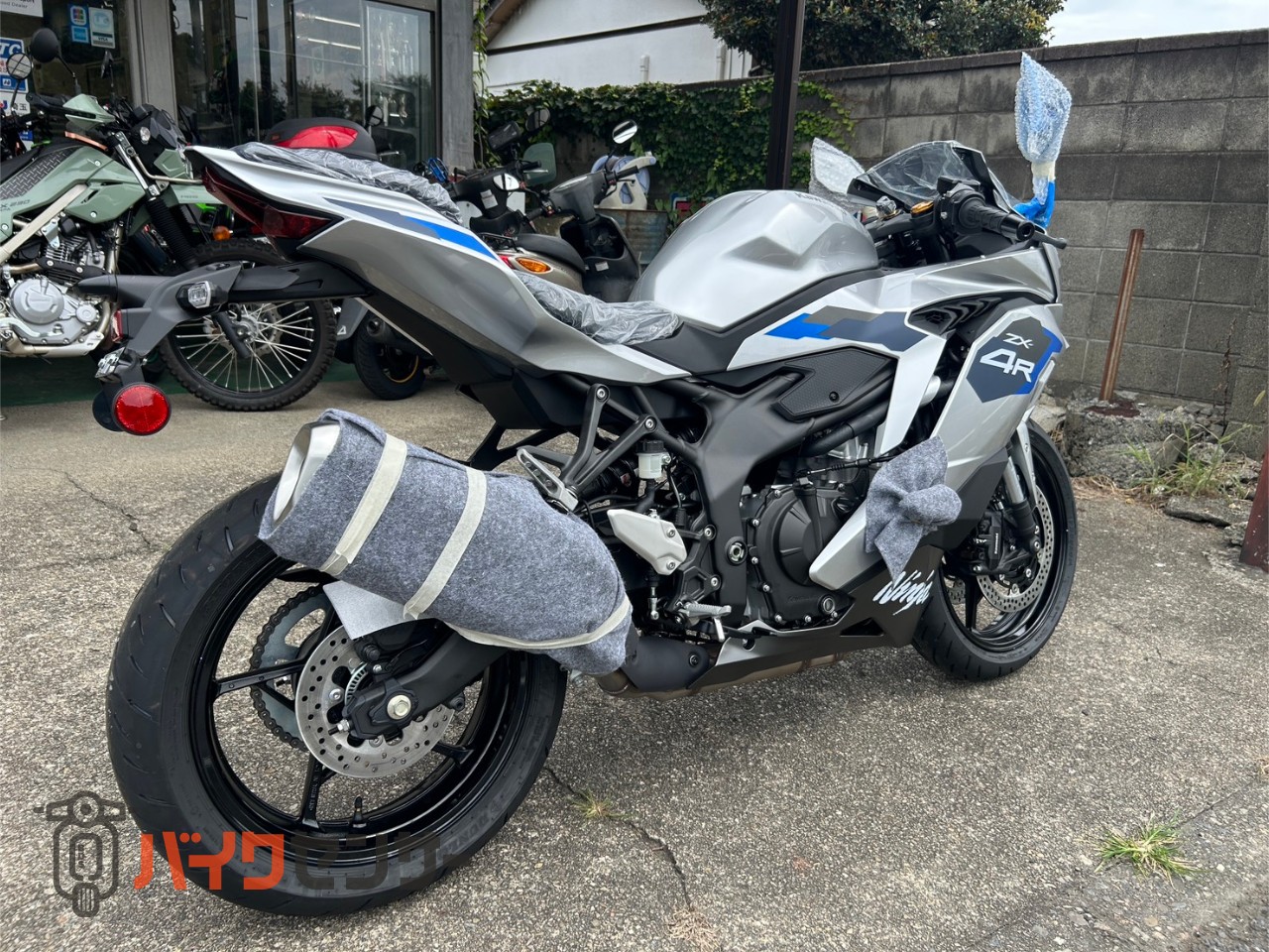 カワサキ Ninja ZX-4R 2027年モデル B700536| BDSバイクセンサー