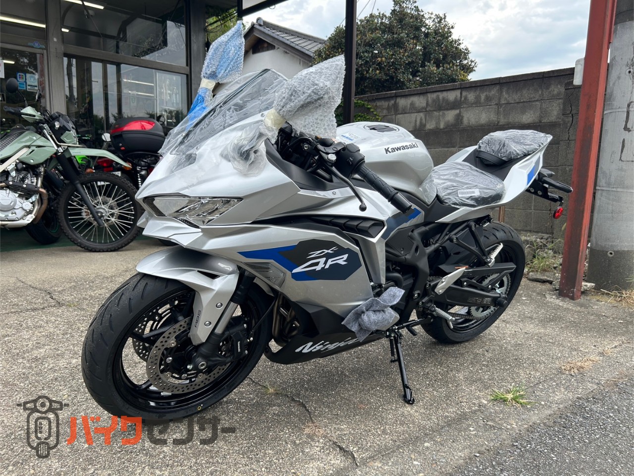 カワサキ Ninja ZX-4R 2027年モデル B700536| BDSバイクセンサー