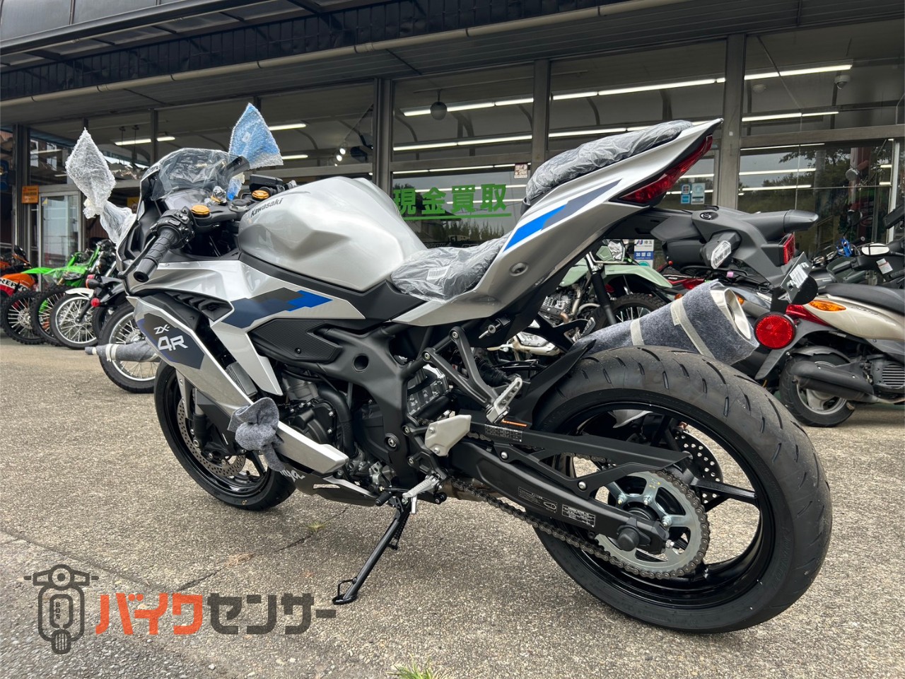 カワサキ Ninja ZX-4R 2027年モデル B700536| BDSバイクセンサー