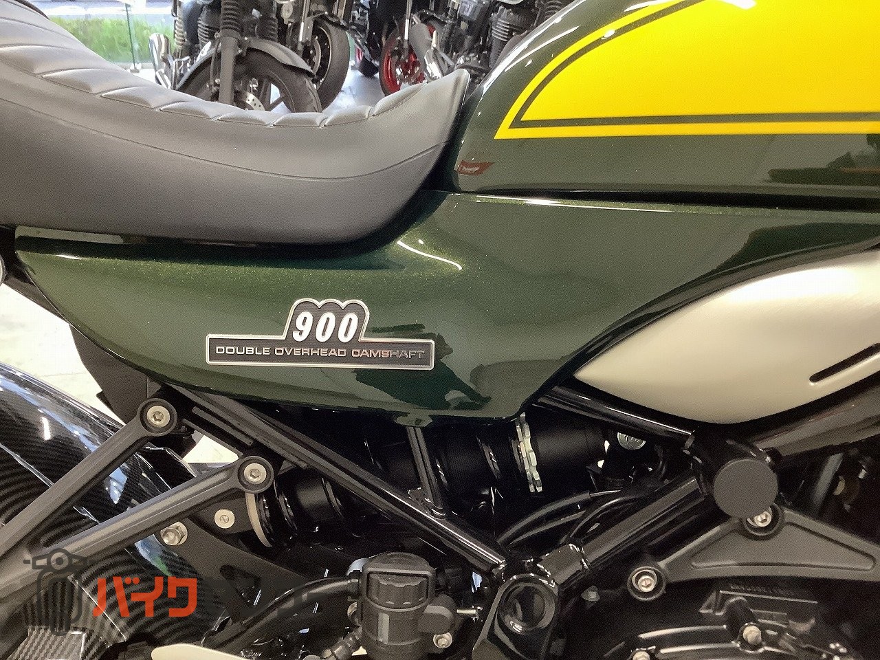 カワサキ Z900RS フェンダーレス インナーフェンダー B700649
