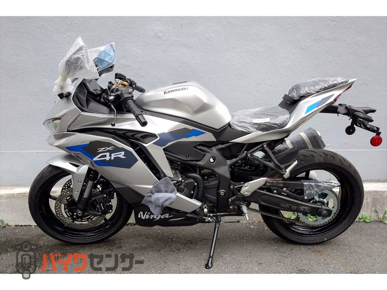 カワサキ Ninja ZX-4R SE 2027モデル ギャラクシーシルバー クイック