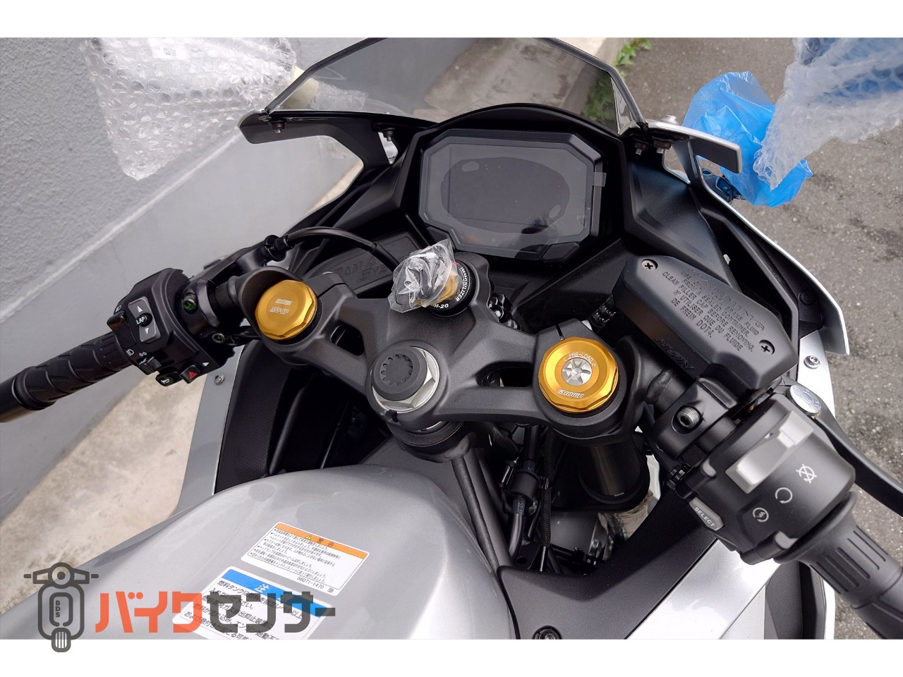 カワサキ Ninja ZX-4R SE 2027モデル ギャラクシーシルバー クイック