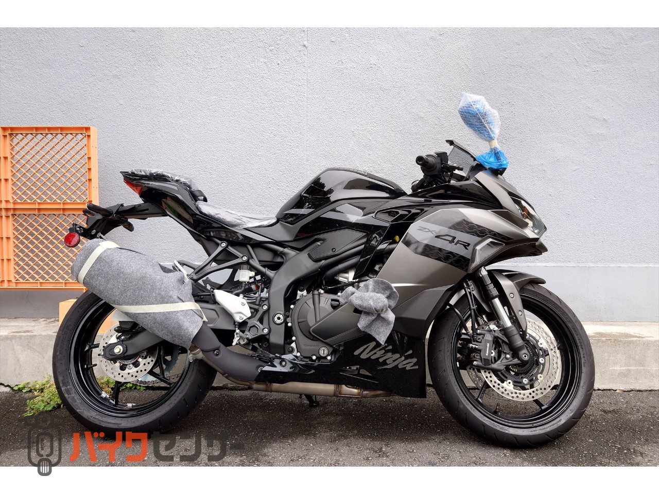 カワサキ Ninja ZX-4R SE 2027モデル グレー×ブラック クイック