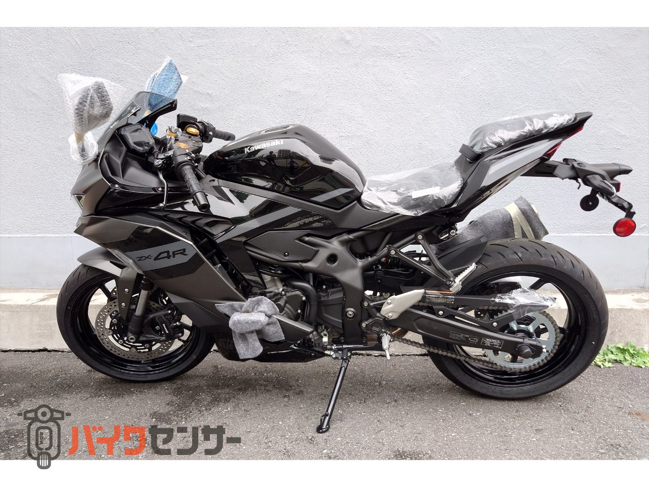 カワサキ Ninja ZX-4R SE 2027モデル グレー×ブラック クイック