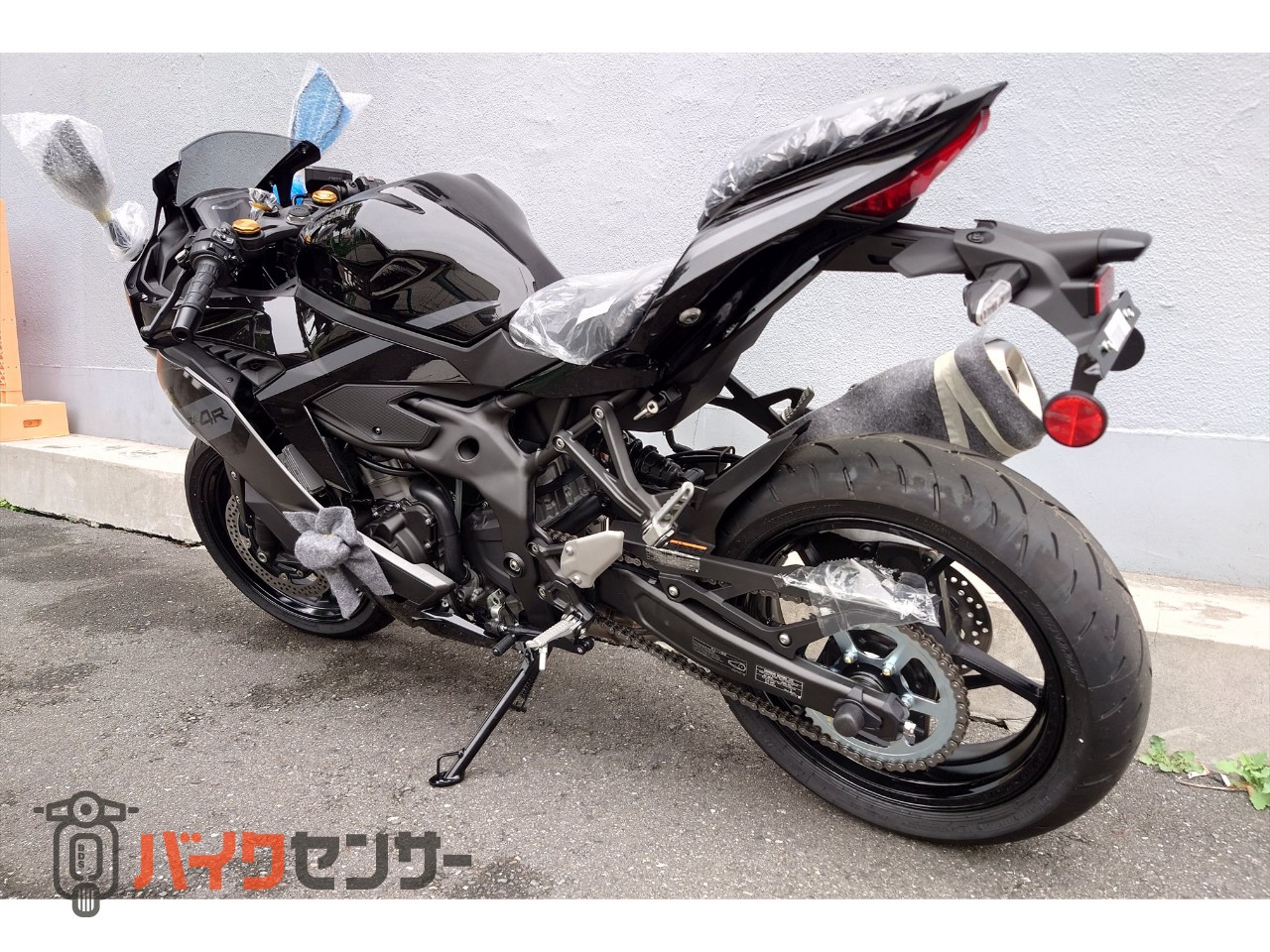 カワサキ Ninja ZX-4R SE 2027モデル グレー×ブラック クイック