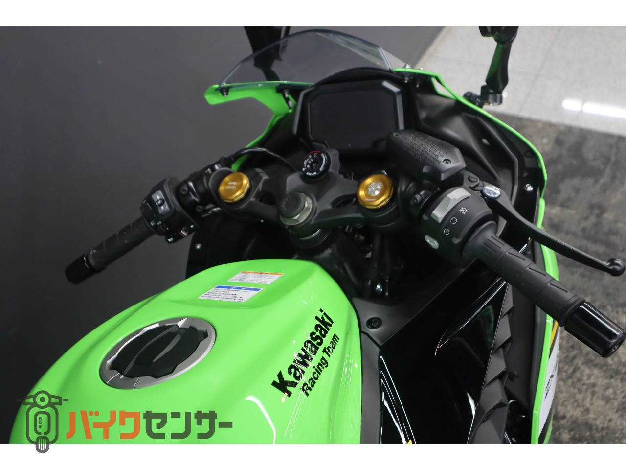 カワサキ NINJA ZX-4RR 2025モデル ETC、フレームスライダー付き