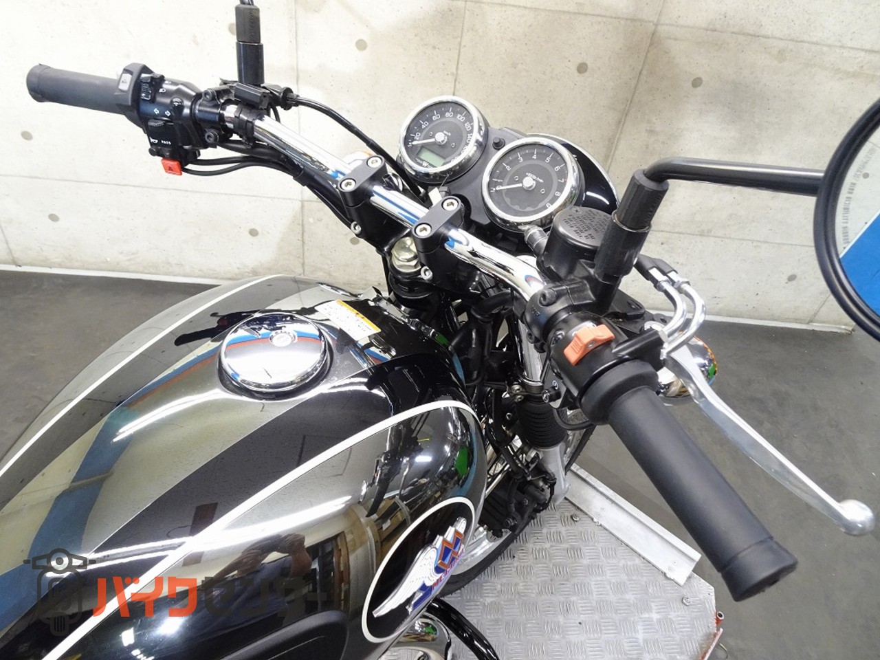 川崎W800メグロK3純正燃料タンク！！ 状態良好 カワサキ w800 純正
