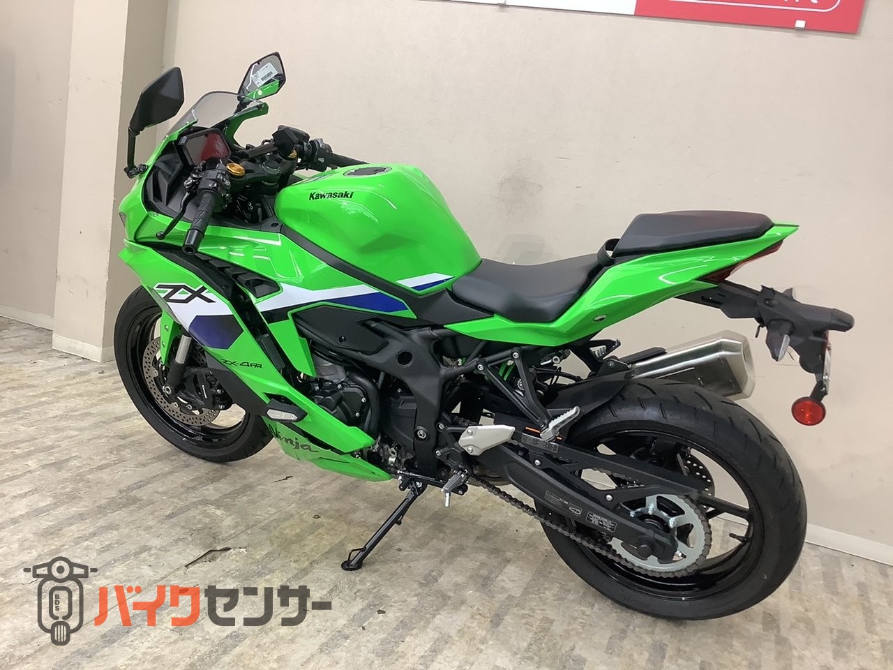 カワサキ NINJA ZX－4RR 2026年モデル マルチバー・USB
