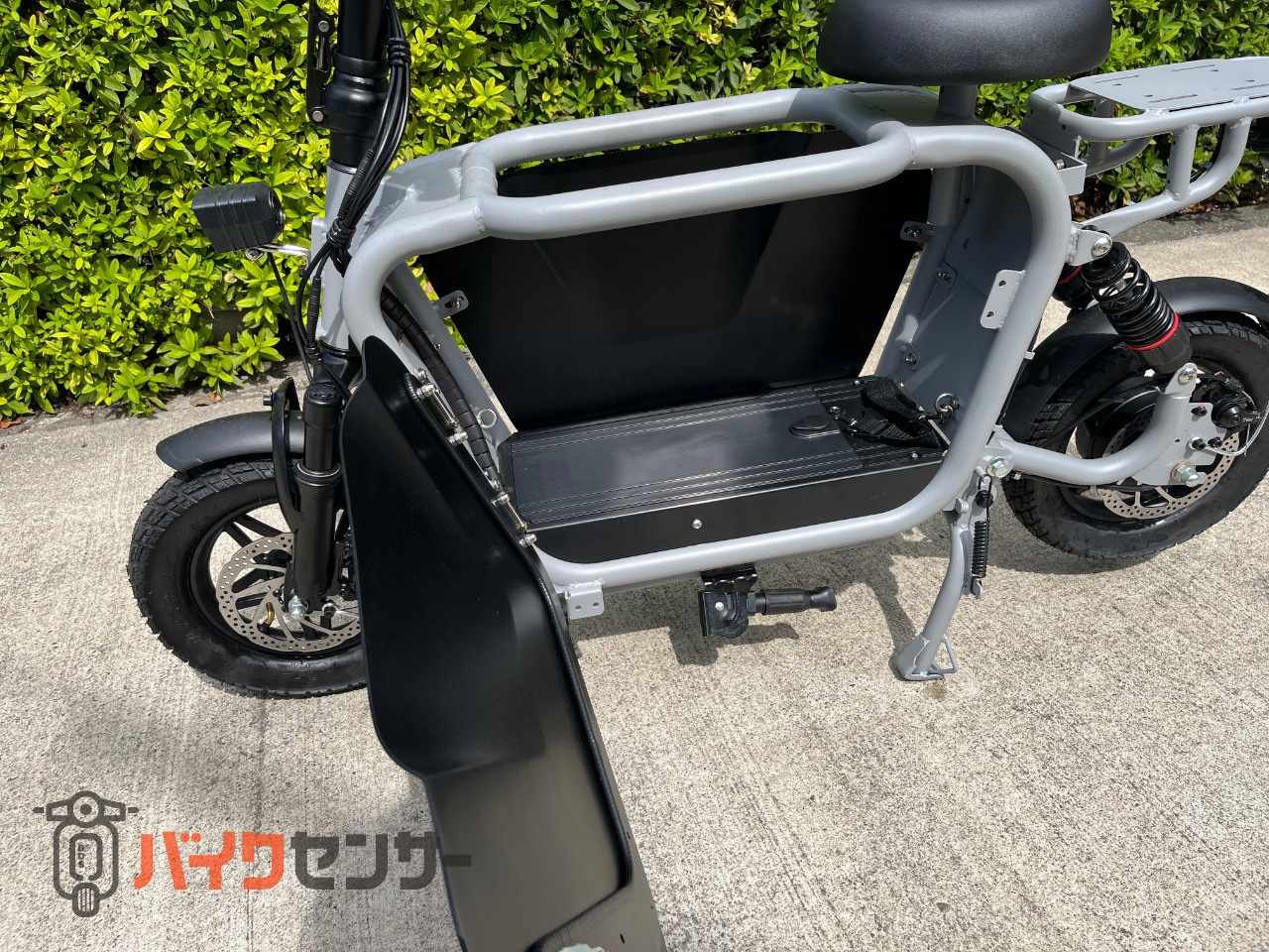 その他電動 【特定小型】電動スクーター Doggie （ドギー） B701814