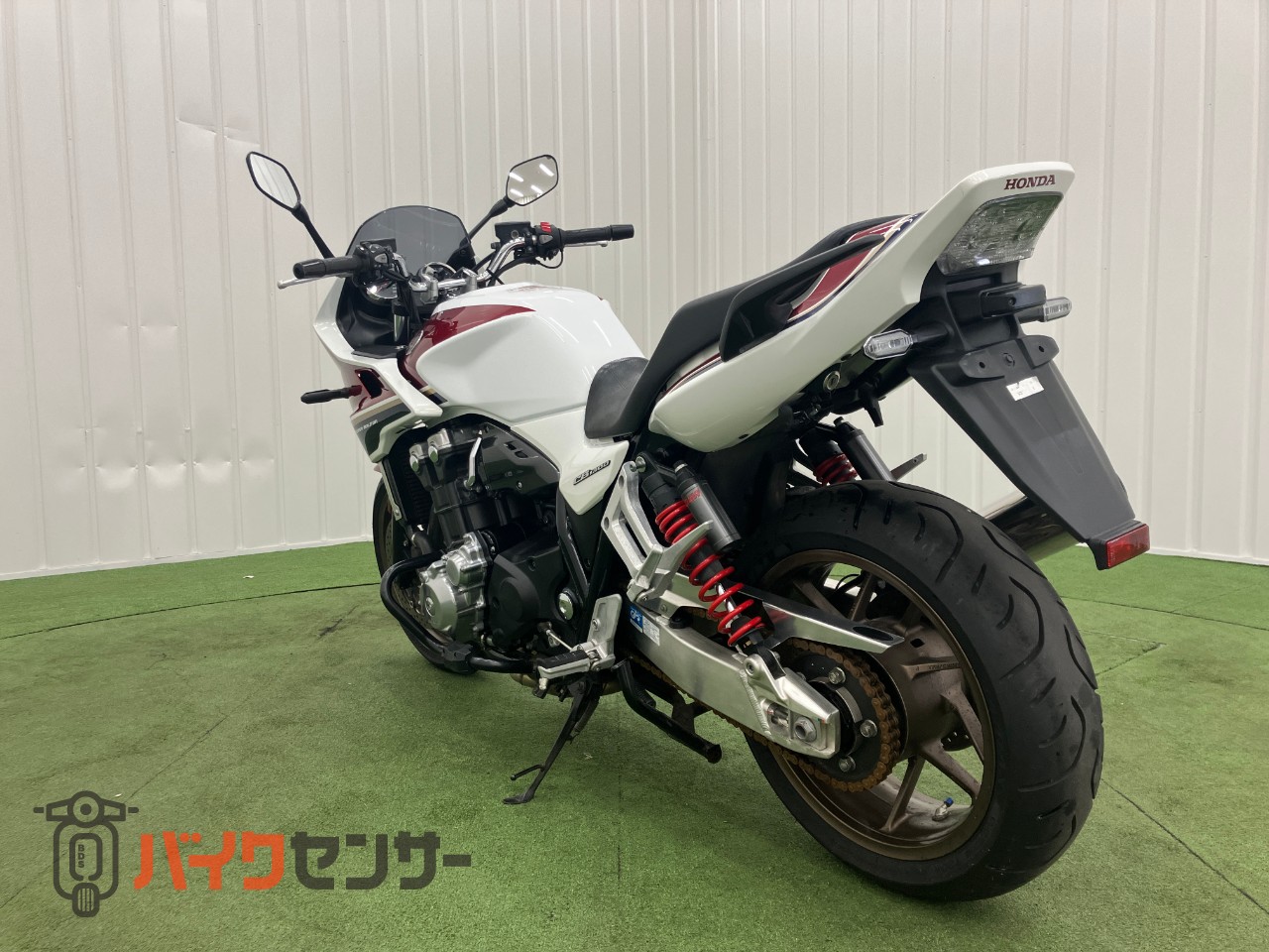 ホンダ CB1300 SUPER ボルドール パールサンビームホワイト 純正
