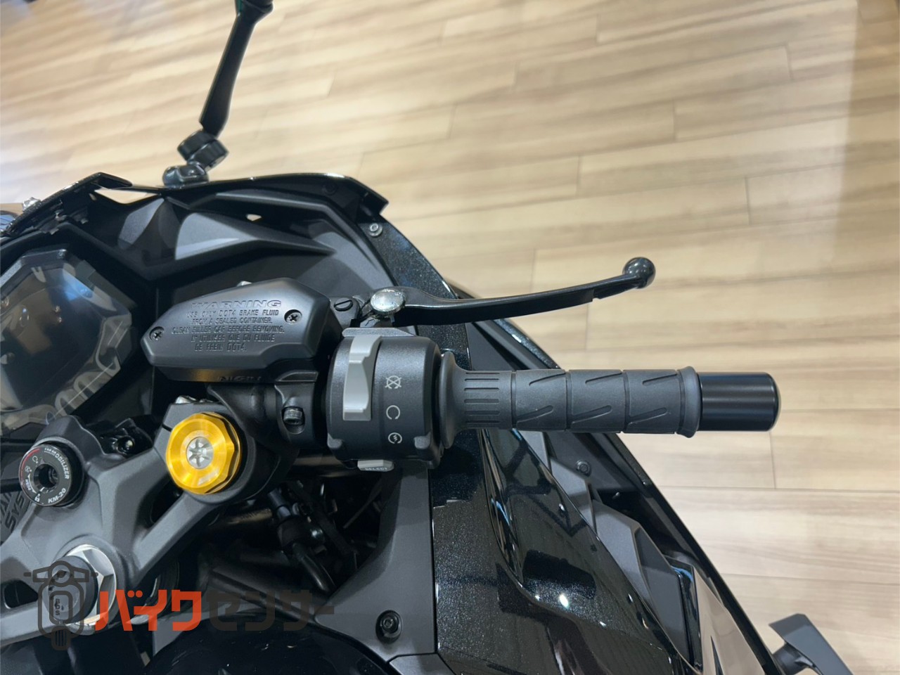 カワサキ Ninja ZX-25R SE 2027年モデル メタリックスパークブラック