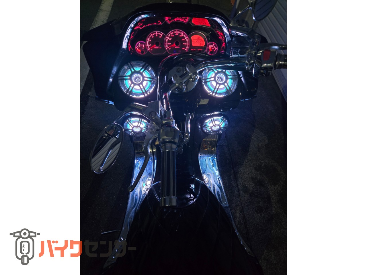ヤマハ 高年式マジェスティ250C 自由自在にLEDの光らせ方・色を変更