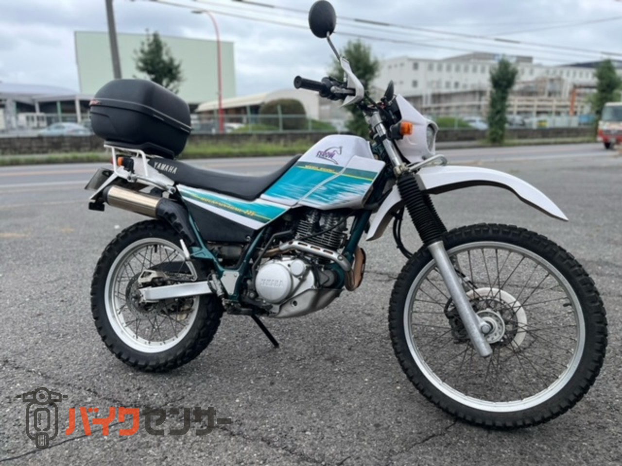 ヤマハ セロー225WE 人気のセロー225WE キックスターター付 GIVI