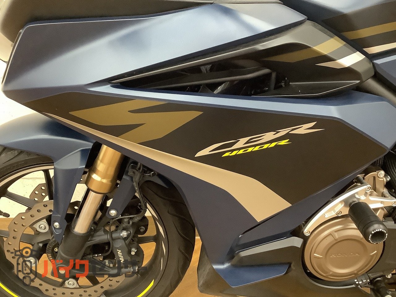 ホンダ CBR400R 2022年モデル エンジンスライダー USBポート カスタム