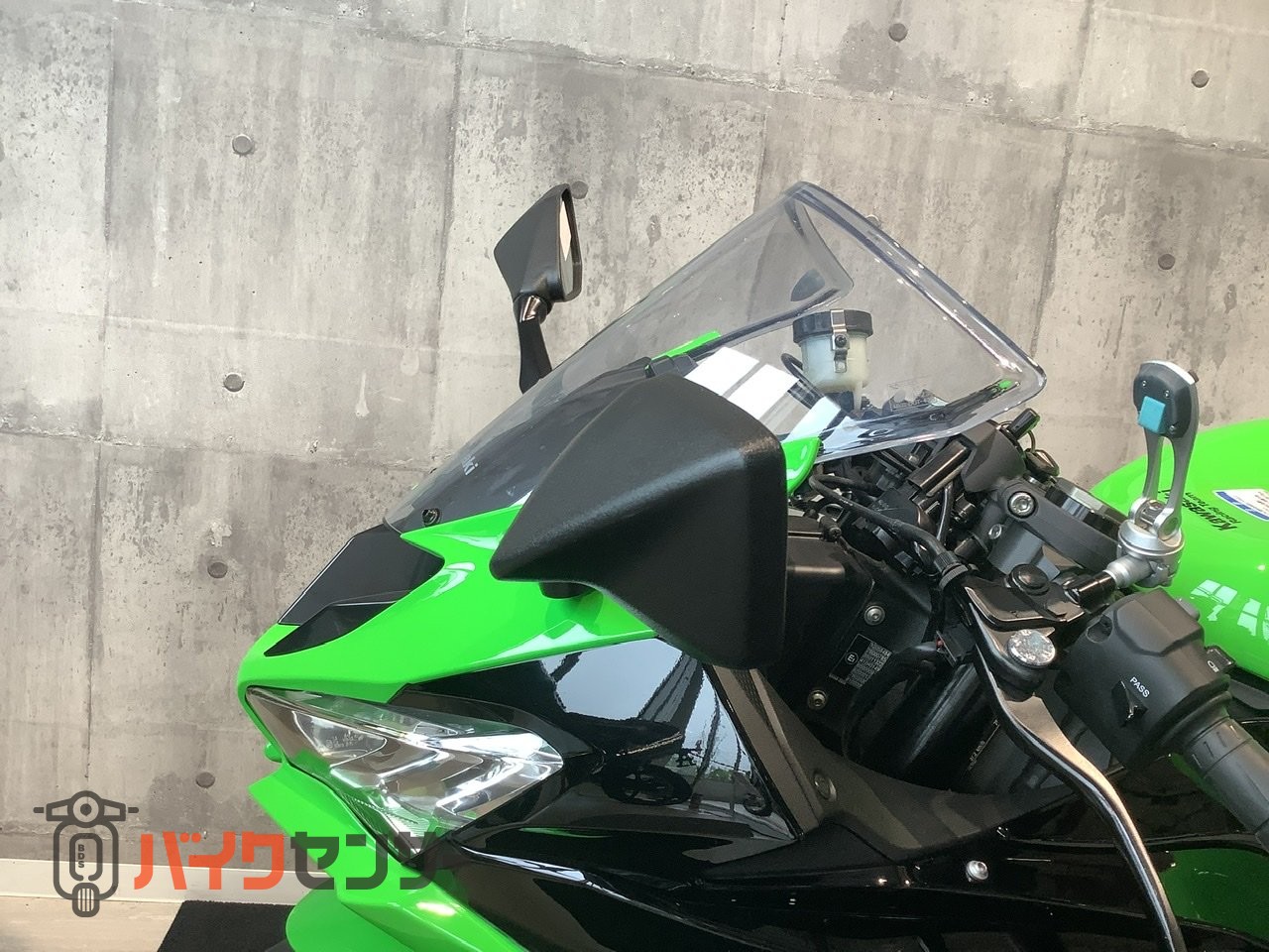 カワサキ Ninja ZX-6R 1000ccにはない。636だけの世界。！! B703946