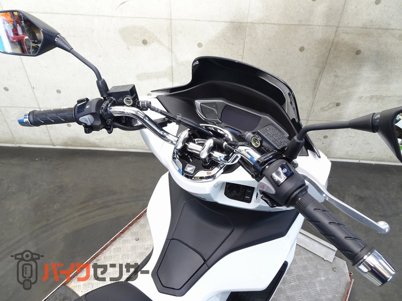 ホンダ PCX160 ABS 2023年モデル、2024年製造 KF47