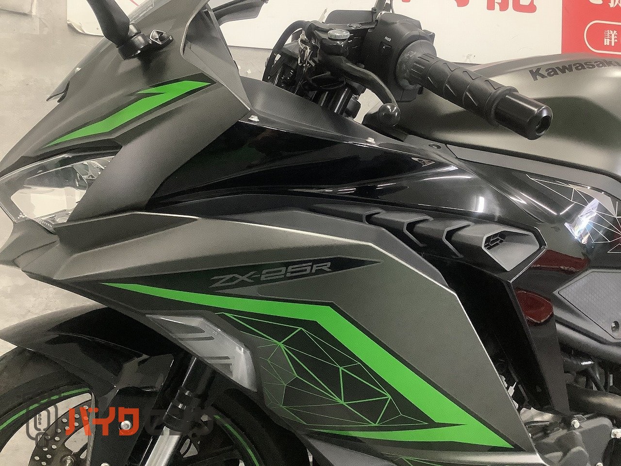 カワサキ Ninja ZX-25R SE マルチバー ABS B704229| BDSバイクセンサー