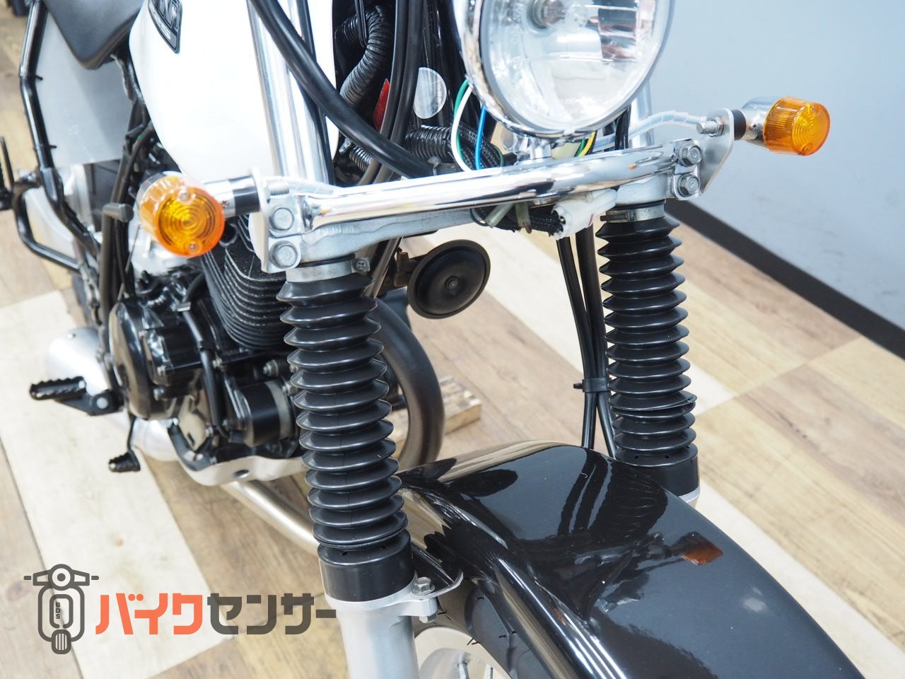 ヤマハ TW225 5VC1 スカチューン スーパートラップマフラー装備