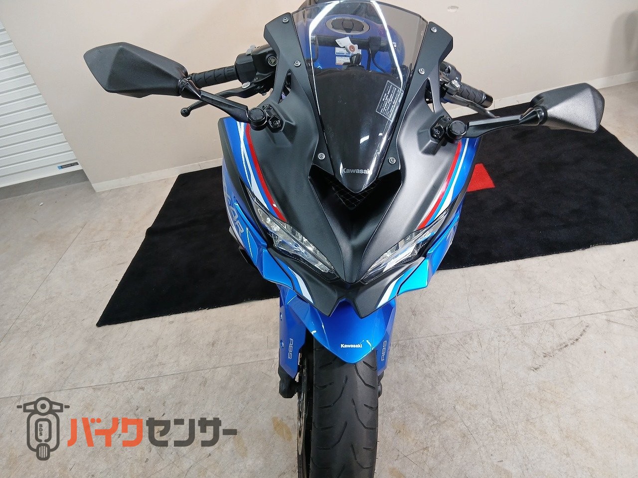 カワサキ Ninja ZX-4R SE【ABS フェンダーレス マルチバー 粘り強い4