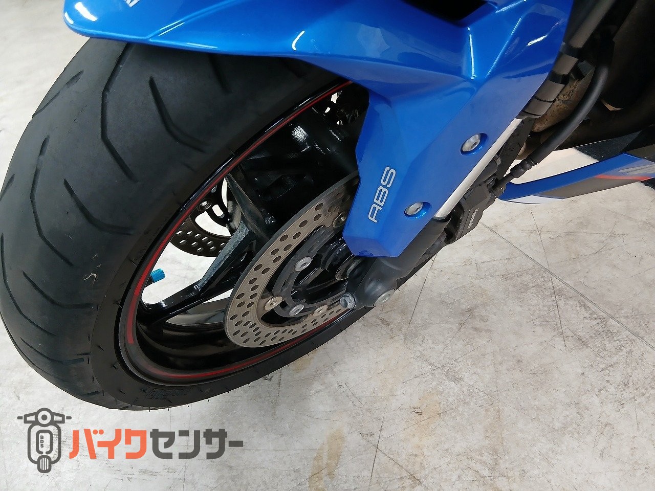 カワサキ Ninja ZX-4R SE【ABS フェンダーレス マルチバー 粘り強い4