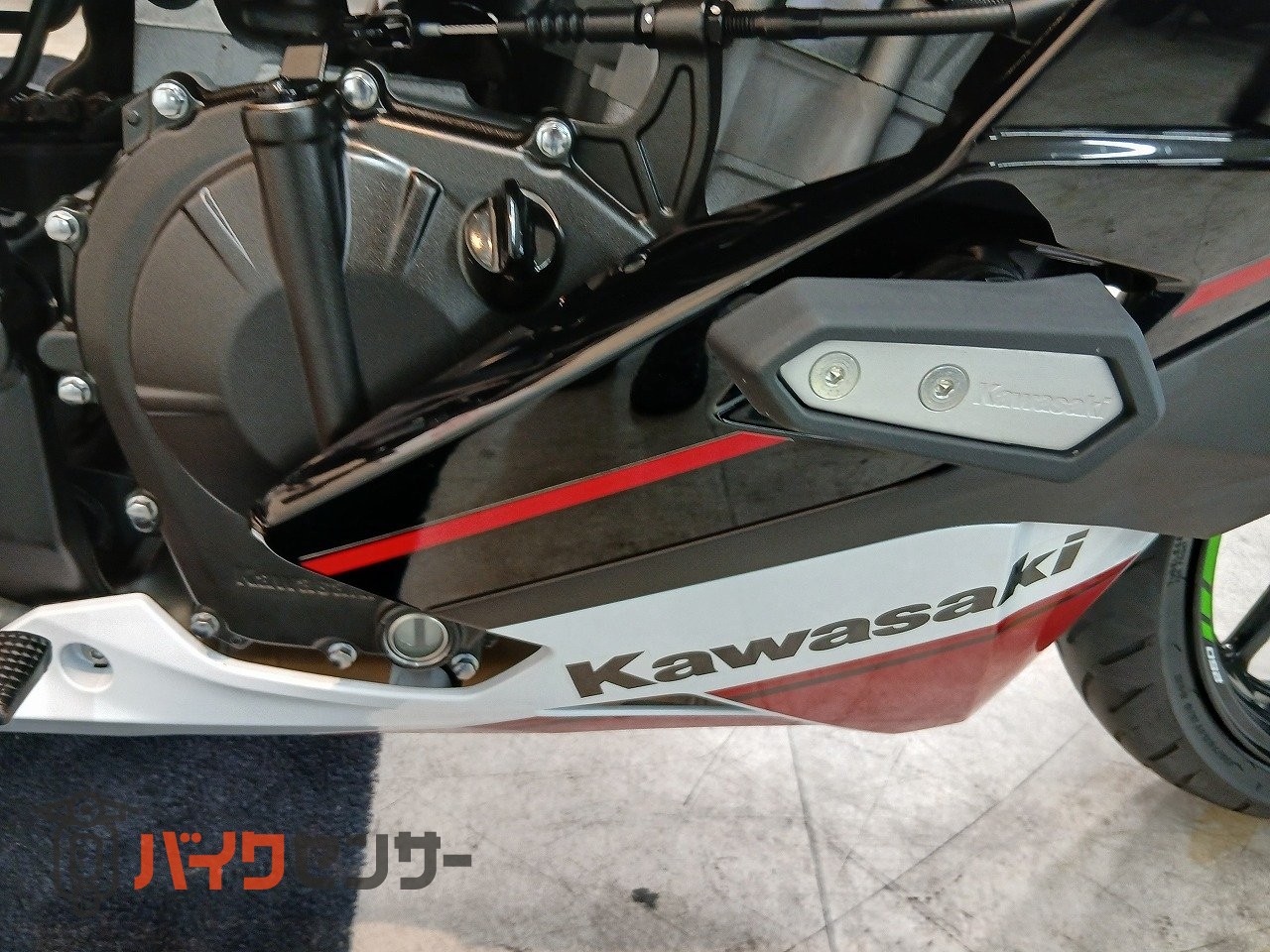 カワサキ Ninja ZX-25R SE【ABS スライダー 2022年モデル 低走行の1台