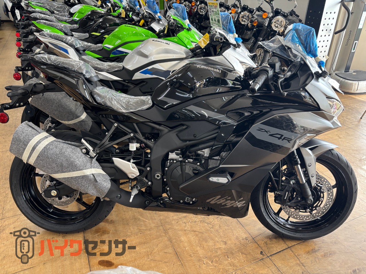 カワサキ Ninja ZX-4R SE 2027年モデル グレーブラック 新車 B704440