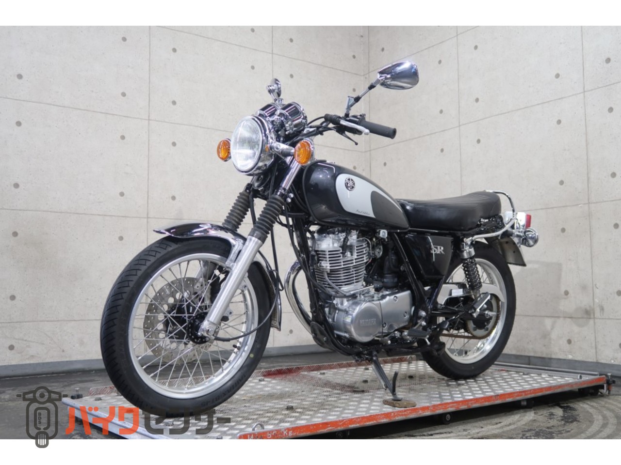 ヤマハ SR400 FinelEdition GOODSマフラー カスタムシート B704469