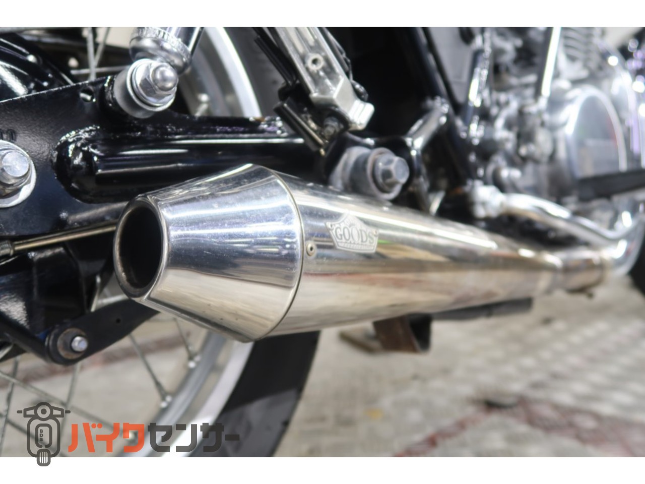 ヤマハ SR400 FinelEdition GOODSマフラー カスタムシート B704469