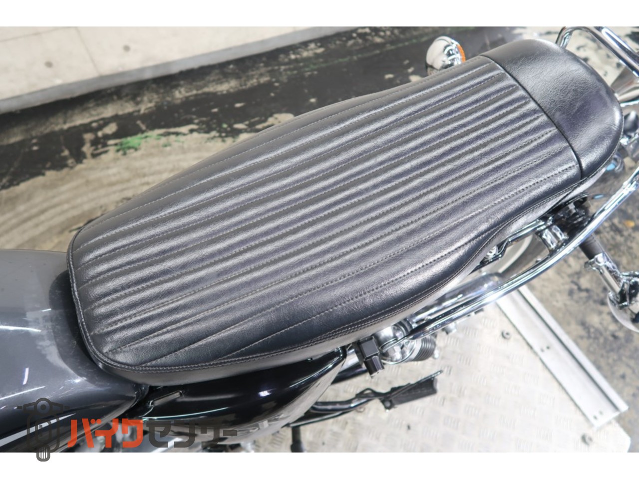 ヤマハ SR400 FinelEdition GOODSマフラー カスタムシート B704469