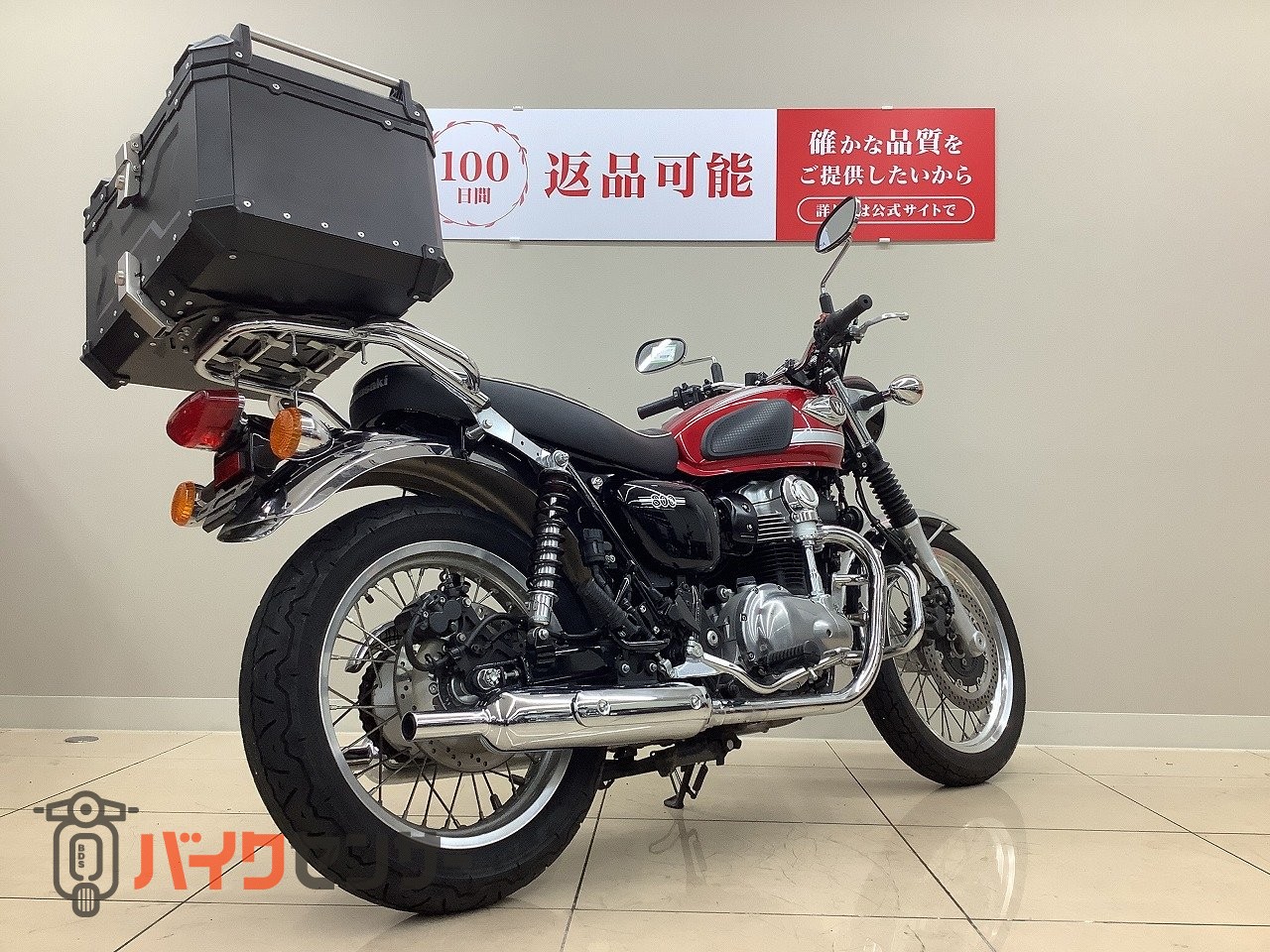 カワサキ W800 リアキャリア・リアBOX・USBタイプA2口