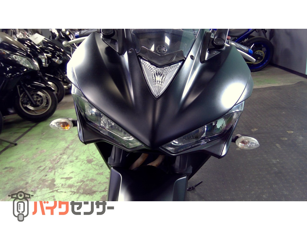 ヤマハ YZF-R25 RG10J LEDヘッドライト メットホルダー B704688| BDS
