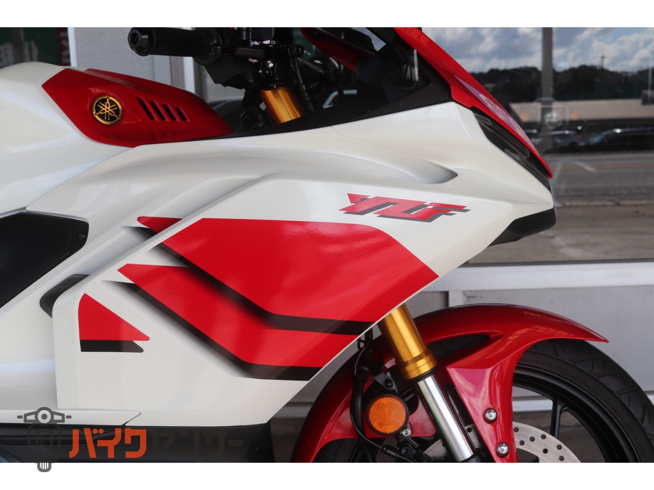 ヤマハ YZF-R25 70th Anniversary Edition