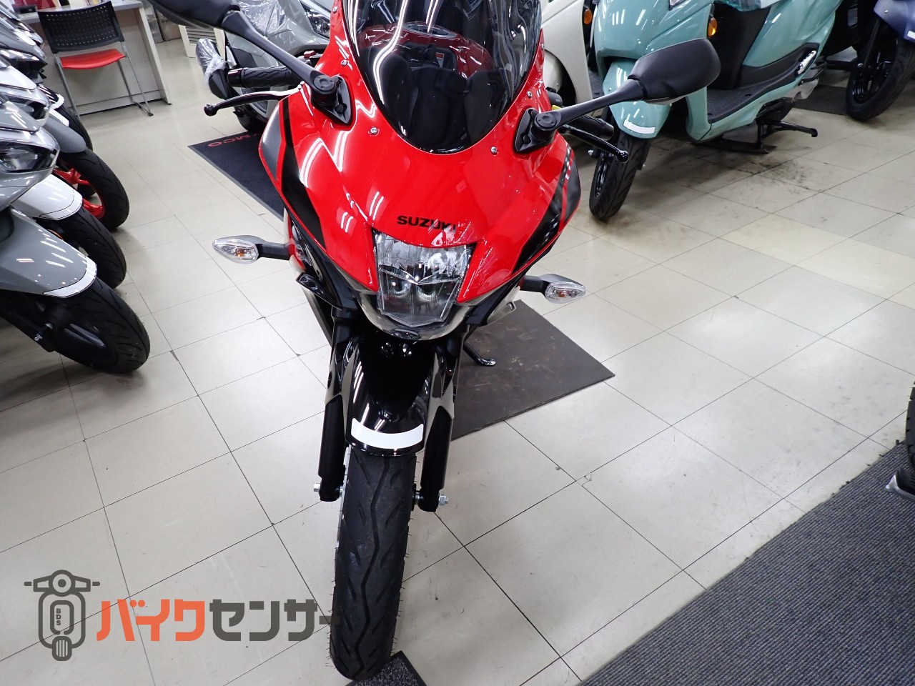 スズキ GSX-R125 2021年モデル 赤 黒 低走行 ヨシムラマフラー