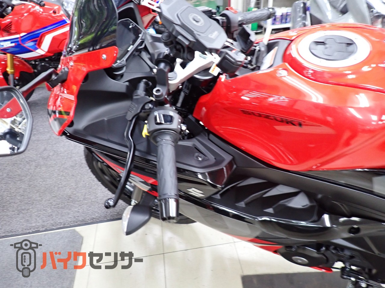 スズキ GSX-R125 2021年モデル 赤 黒 低走行 ヨシムラマフラー