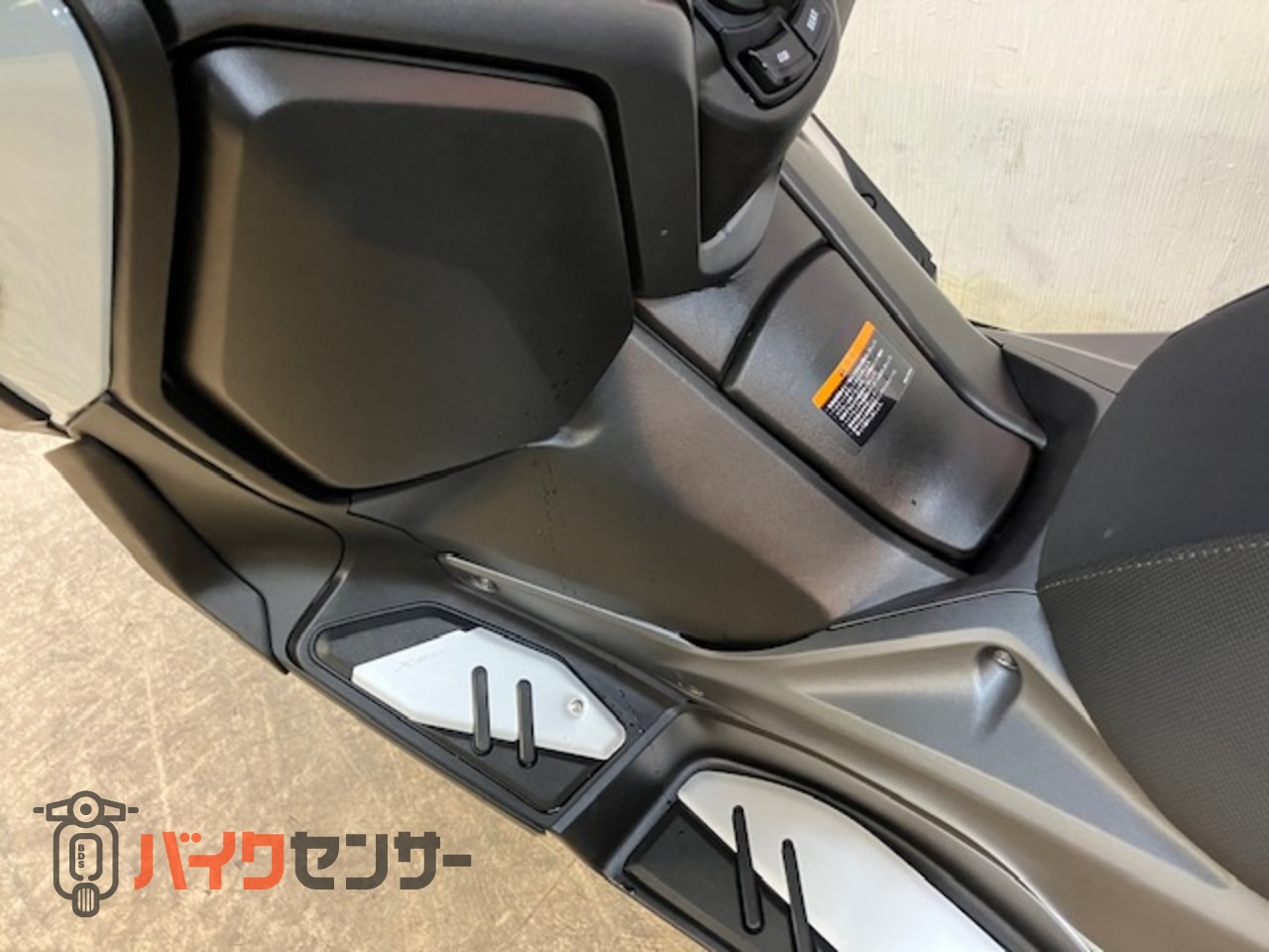 ヤマハ X-MAX250 2025年モデル ワンオーナー車 電動スクリーン装備