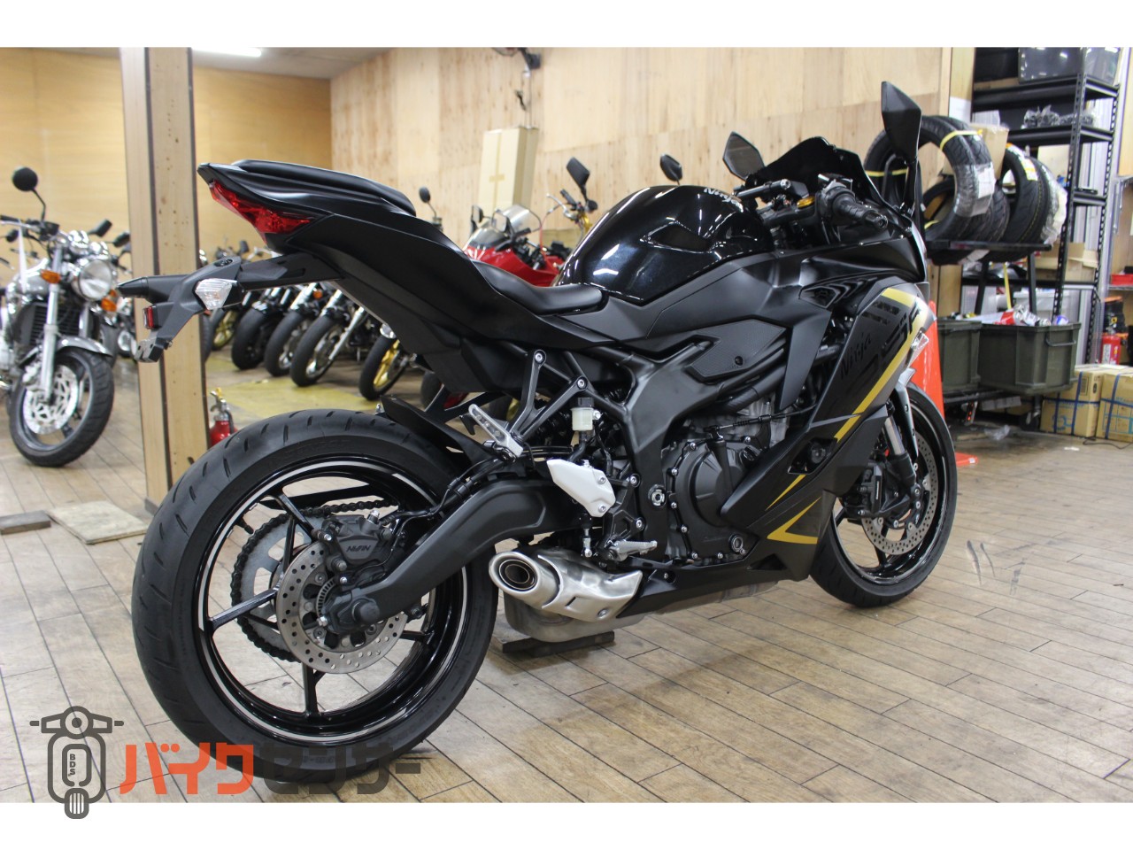 カワサキ 大阪～整備済み Ninja ZX-25R 低走行 ノーマル車両 全国陸送
