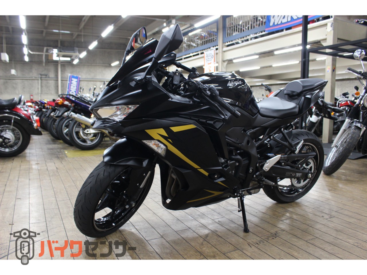 カワサキ 大阪～整備済み Ninja ZX-25R 低走行 ノーマル車両 全国陸送