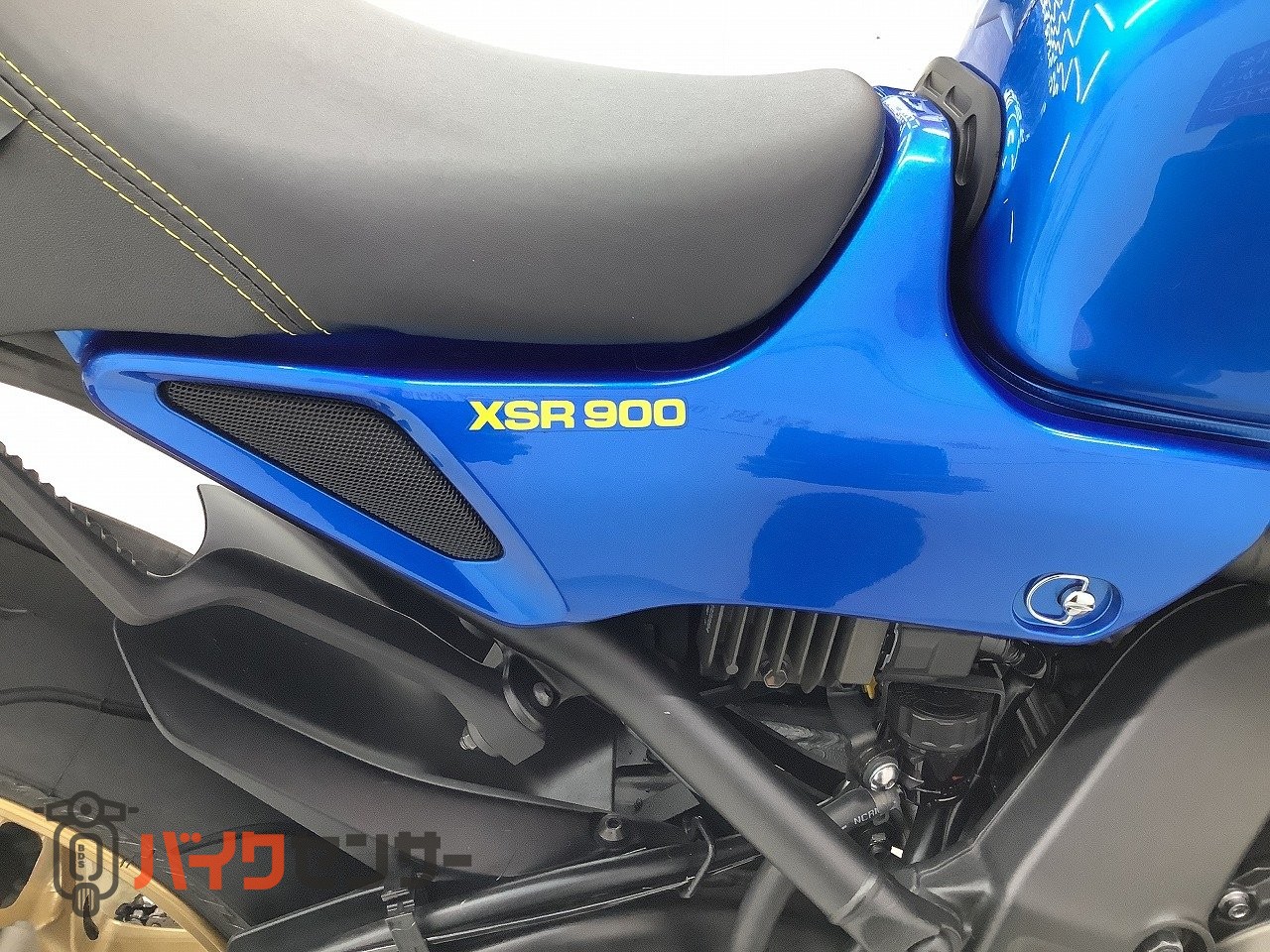 ヤマハ XSR900 2022年モデル メーターバイザー エンジンスライダー等