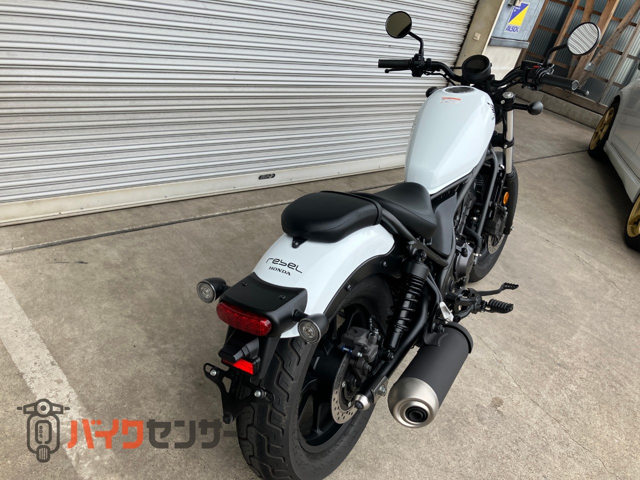 ホンダ 2023ﾓﾃﾞﾙ レブル250 ホワイト 中古 距離少ないワンオーナー