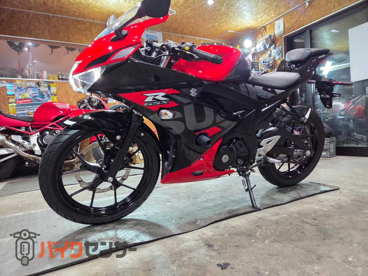 スズキ 【動画有り】GSX-R125・カーボンタンクカバー B706122| BDS