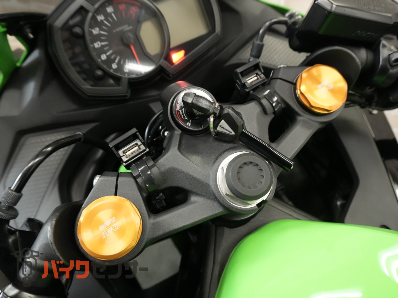 カワサキ Ninja ZX-25R SE グリップヒーター USB ベビーフェイスバック