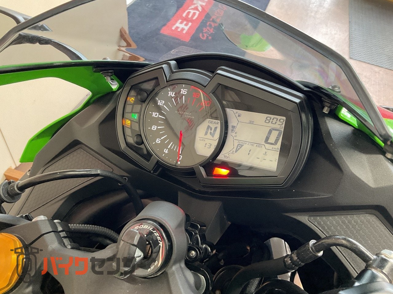 カワサキ Ninja ZX-25R SE 2021年モデル！シングルシートカバー装備