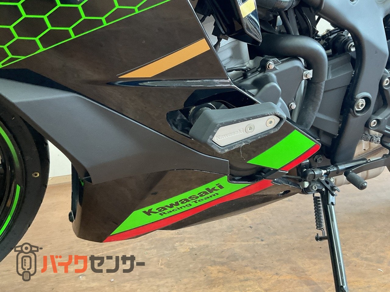 カワサキ Ninja ZX-25R SE 2021年モデル！シングルシートカバー装備