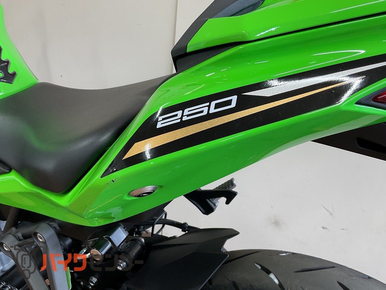 カワサキ Ninja ZX-25R SE 2021年モデル！シングルシートカバー装備