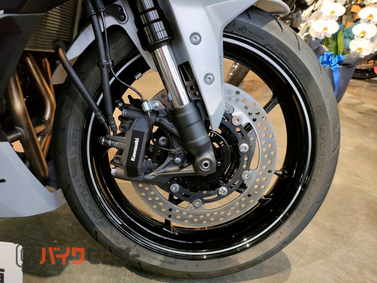 カワサキ Ninja ZX-4R SE 2025年モデル 認定中古車 フェンダーレス USB