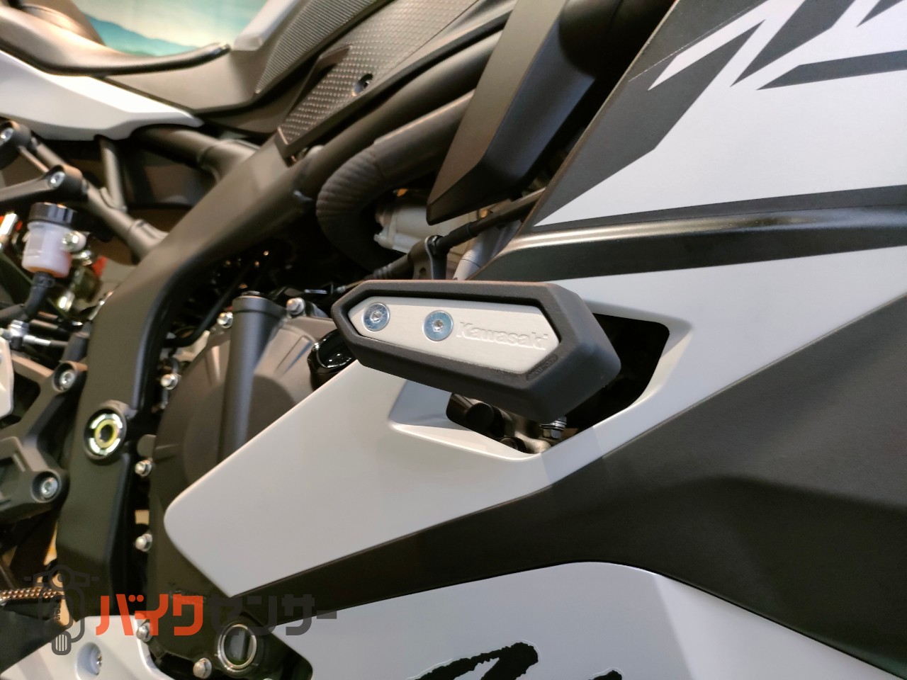 カワサキ Ninja ZX-4R SE 2025年モデル 認定中古車 フェンダーレス USB